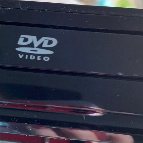 Magnavox DVD Player with remote - Picture 4 of 12